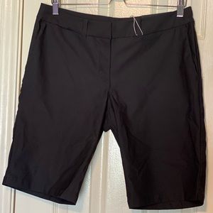 NWT Women’s size 8 Nike Dri-Fit Golf black shorts